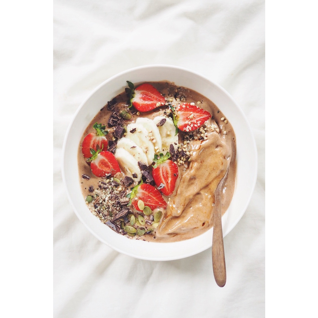 Cacao Maca Banana Smoothie bowl